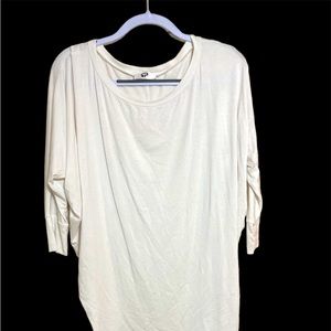 White 3/4 sleeve blouse . White great w jeans